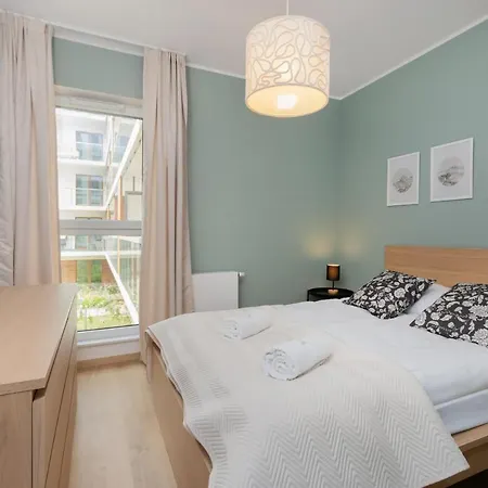 Bright & Stylish With Balcony 1,5 Km To Main By Renters