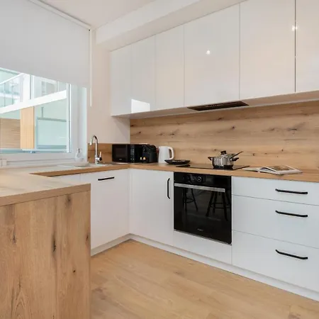Apartament Bright & Stylish With Balcony 1,5 Km To Main By Renters Gdańsk