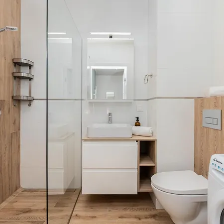 Apartament Bright & Stylish With Balcony 1,5 Km To Main By Renters Gdańsk